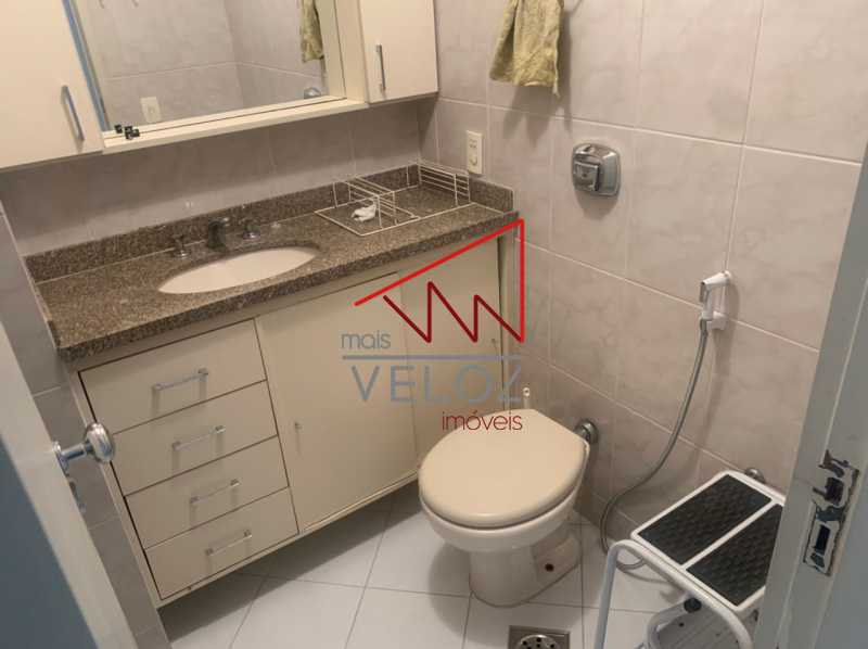 Apartamento à venda com 2 quartos, 75m² - Foto 23