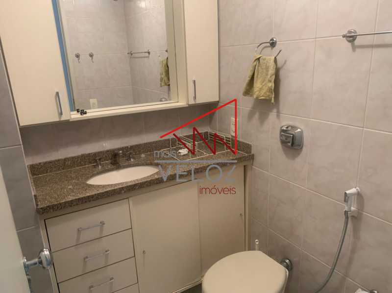 Apartamento à venda com 2 quartos, 75m² - Foto 24