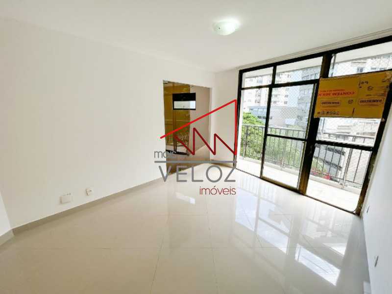 Apartamento à venda com 2 quartos, 74m² - Foto 4