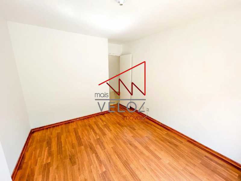 Apartamento à venda com 2 quartos, 74m² - Foto 12