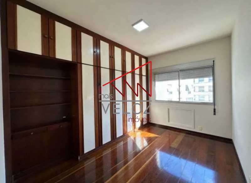 Apartamento à venda com 4 quartos, 236m² - Foto 8