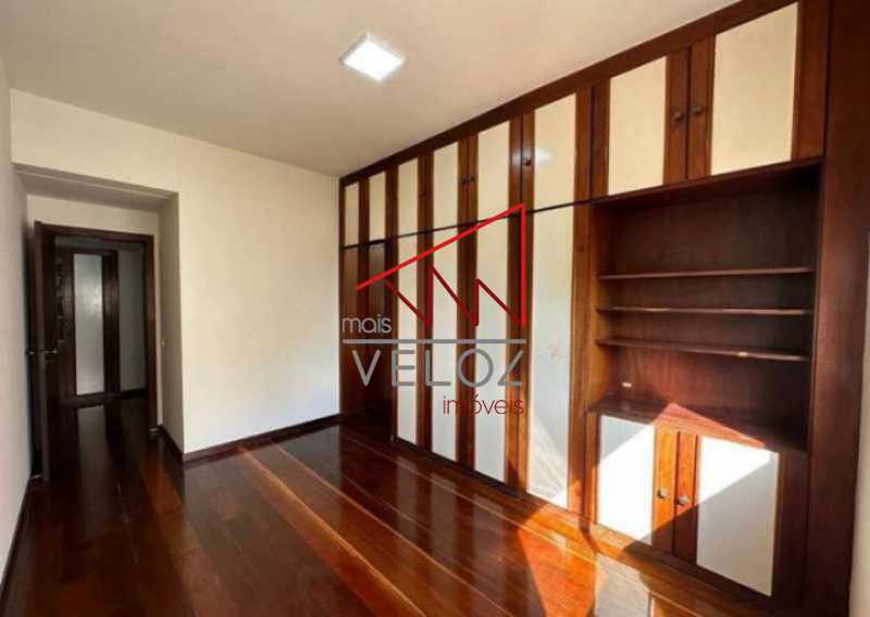 Apartamento à venda com 4 quartos, 236m² - Foto 9