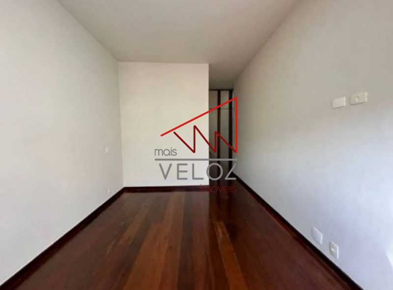 Apartamento à venda com 4 quartos, 236m² - Foto 12