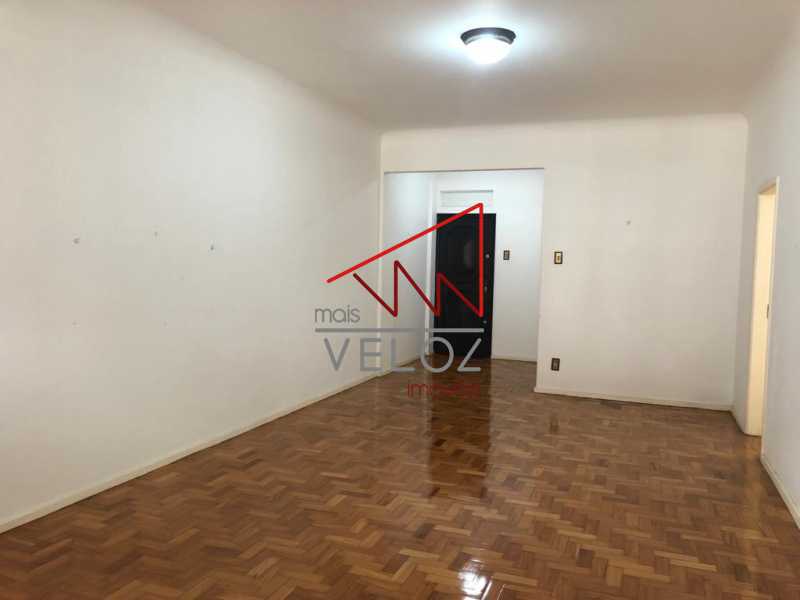 Apartamento à venda com 3 quartos, 121m² - Foto 2