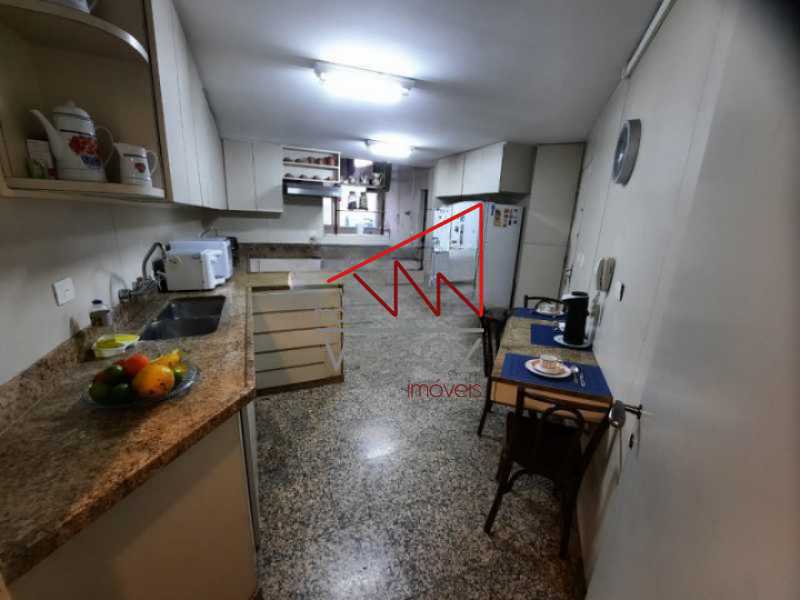 Apartamento à venda com 4 quartos, 209m² - Foto 3