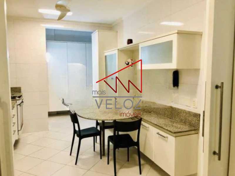 Apartamento à venda com 4 quartos, 178m² - Foto 2