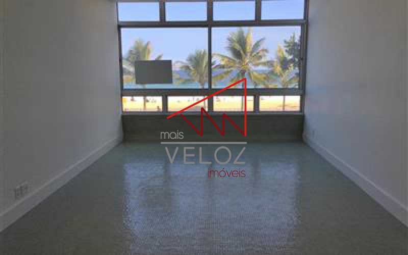 Apartamento à venda com 3 quartos, 200m² - Foto 3