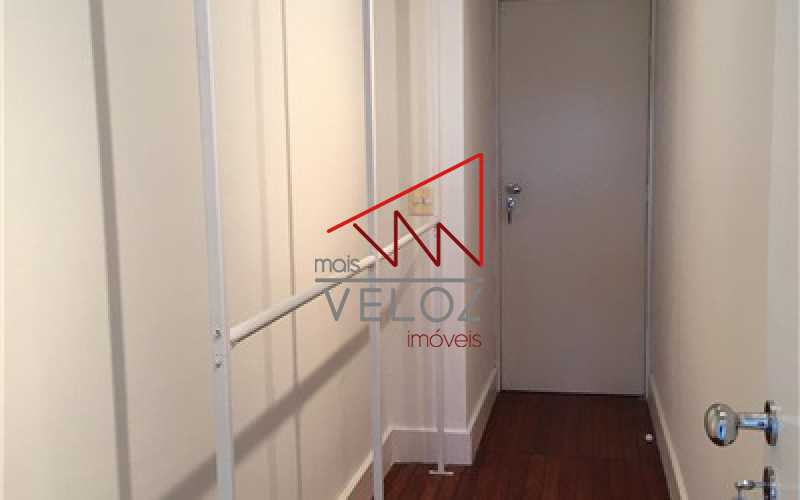 Apartamento à venda com 3 quartos, 200m² - Foto 14