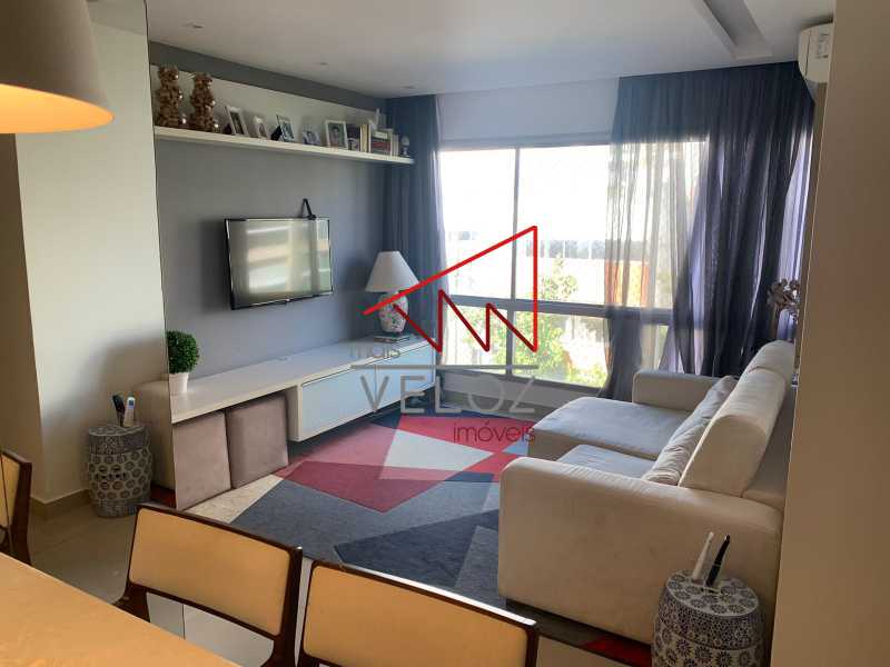 Apartamento à venda com 3 quartos, 100m² - Foto 1