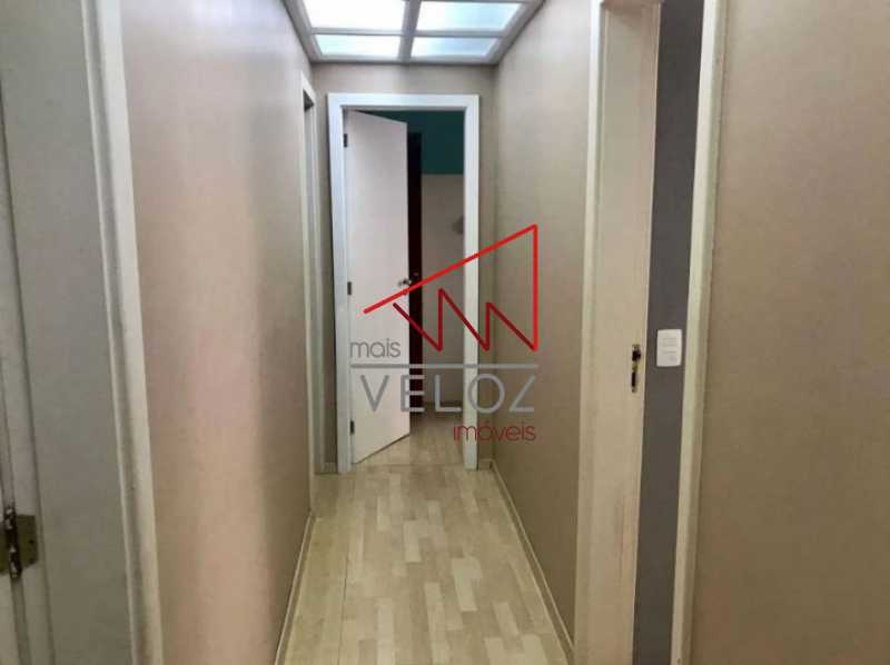 Apartamento à venda com 4 quartos, 228m² - Foto 5