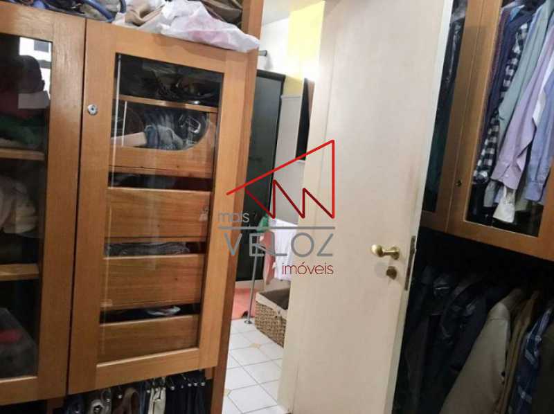 Apartamento à venda com 4 quartos, 228m² - Foto 11