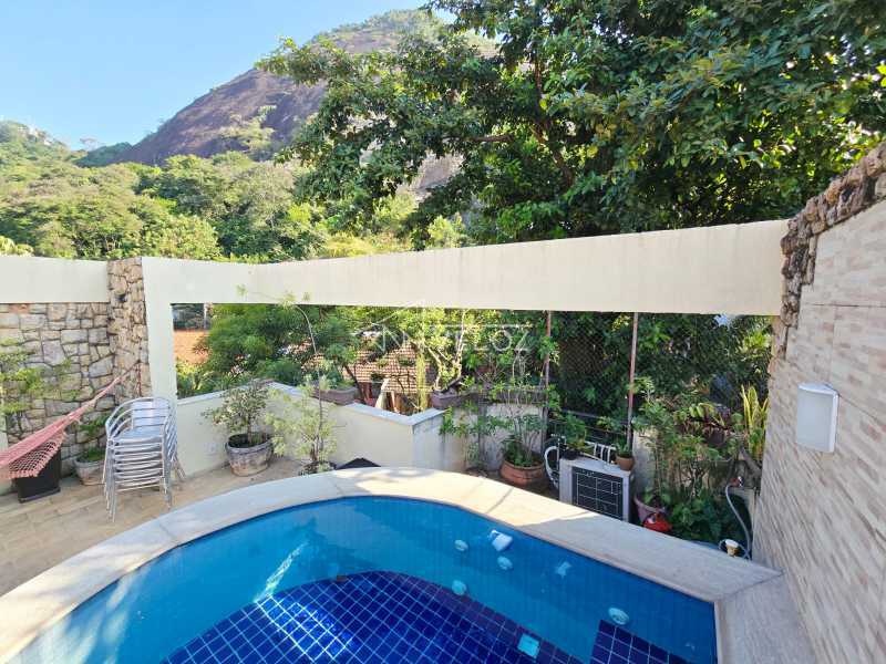 Cobertura, 3 quartos, 158 m² - Foto 2