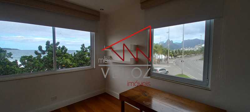 Apartamento à venda com 3 quartos, 200m² - Foto 14