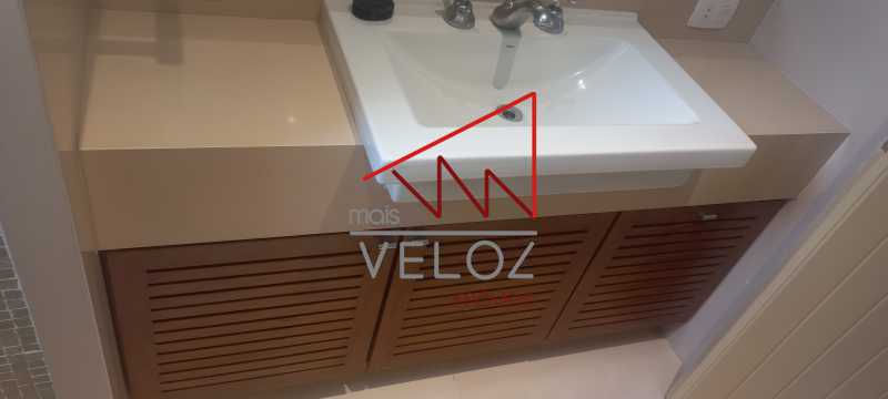 Apartamento à venda com 3 quartos, 200m² - Foto 25