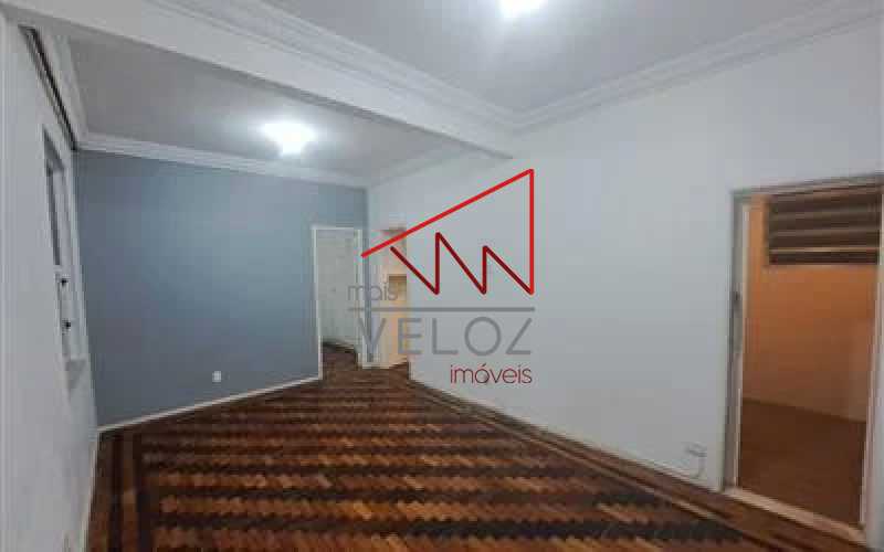 Apartamento à venda com 2 quartos, 63m² - Foto 2