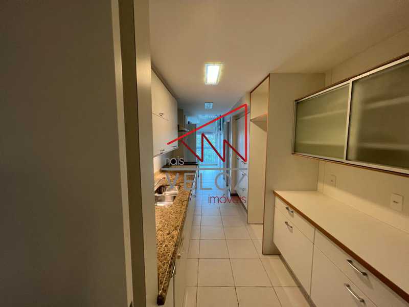 Apartamento à venda com 4 quartos, 241m² - Foto 21