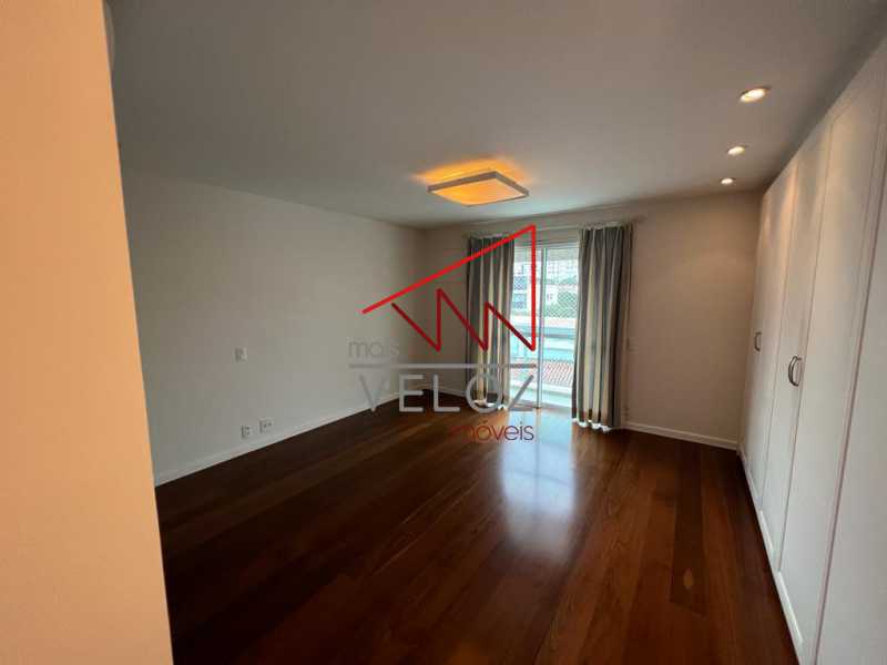 Apartamento à venda com 4 quartos, 241m² - Foto 13