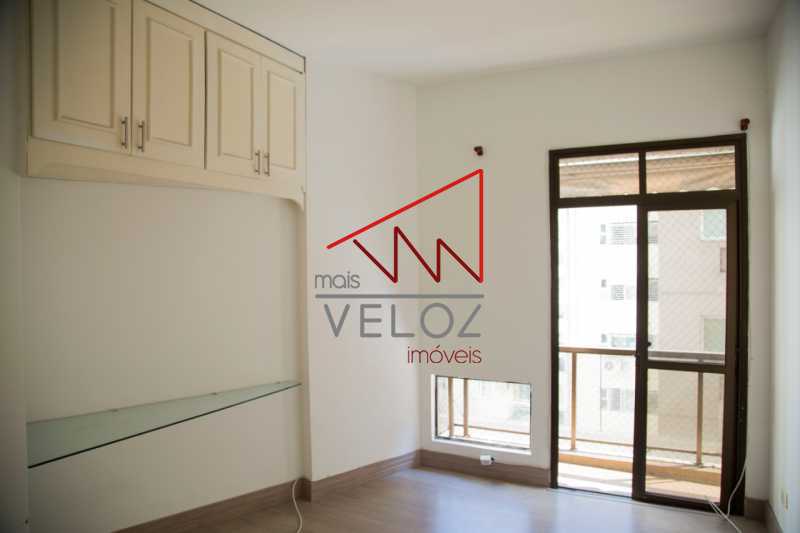 Apartamento à venda com 3 quartos, 120m² - Foto 13