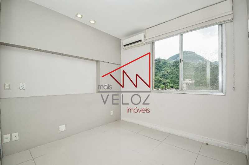 Apartamento à venda com 2 quartos, 135m² - Foto 12