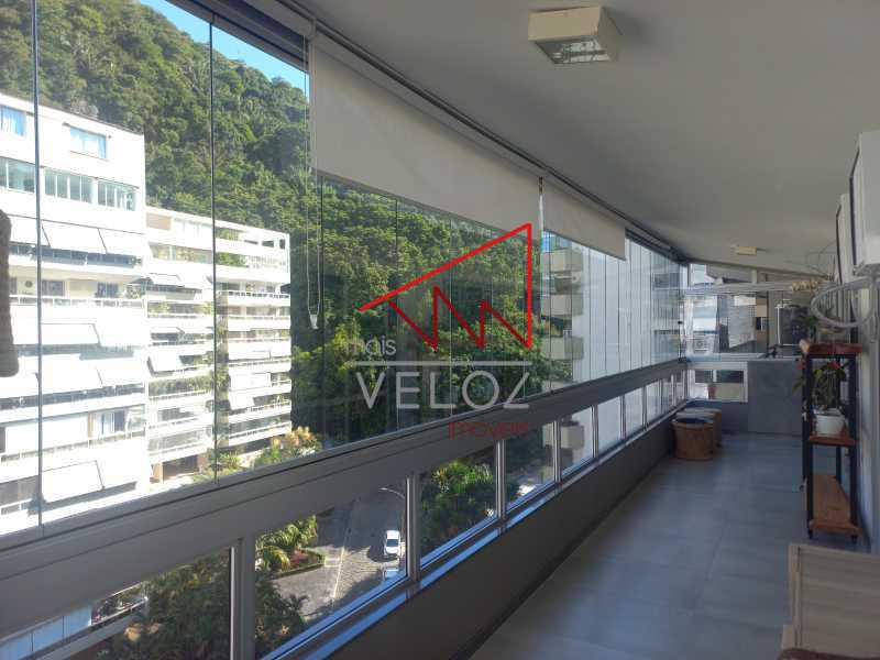 Apartamento à venda com 4 quartos, 153m² - Foto 2