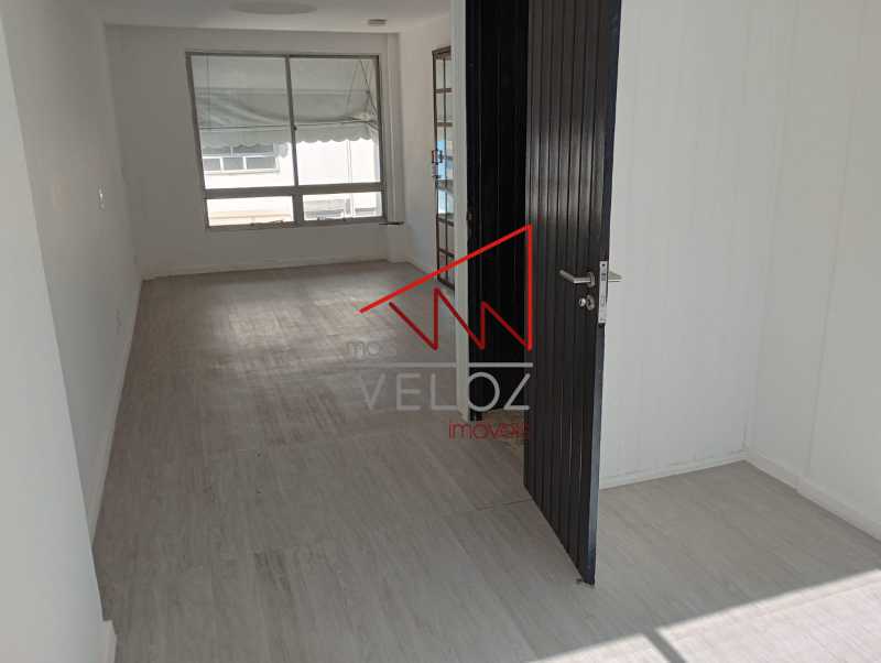 Cobertura à venda com 4 quartos, 240m² - Foto 3