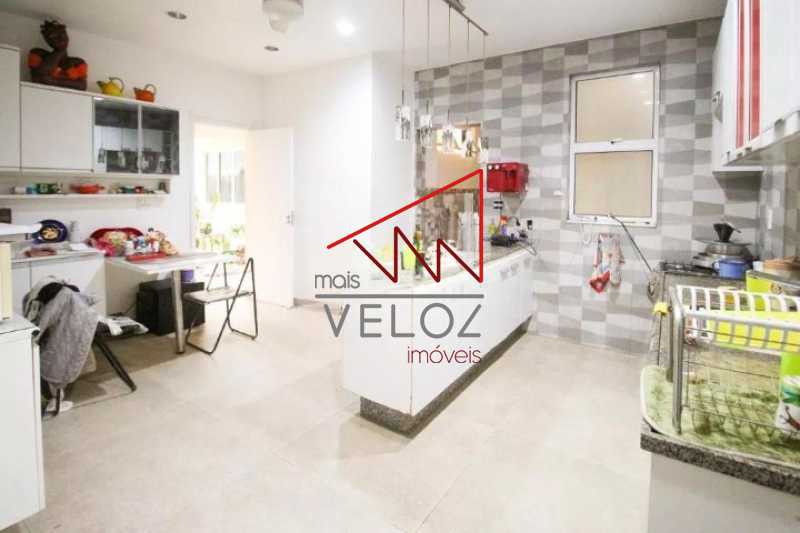 Apartamento à venda com 4 quartos, 188m² - Foto 3