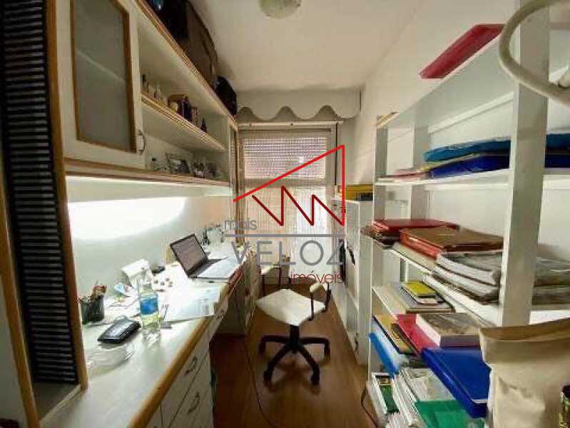 Apartamento à venda com 3 quartos, 200m² - Foto 2