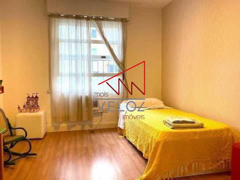 Apartamento à venda com 3 quartos, 200m² - Foto 4