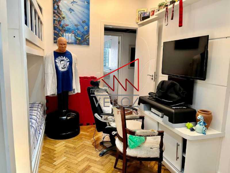 Apartamento à venda com 4 quartos, 248m² - Foto 4