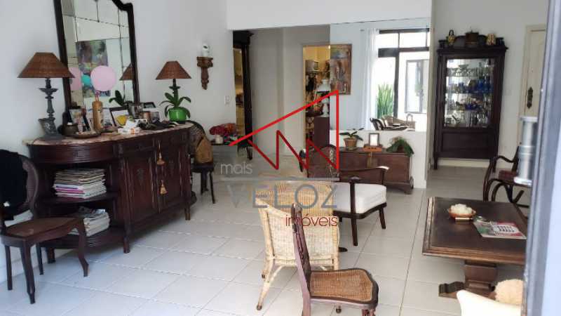 Apartamento à venda com 3 quartos, 150m² - Foto 2