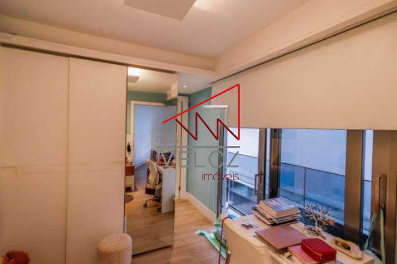 Apartamento à venda com 3 quartos, 210m² - Foto 12