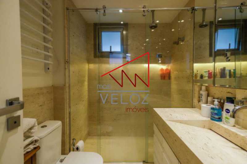 Apartamento à venda com 3 quartos, 210m² - Foto 17