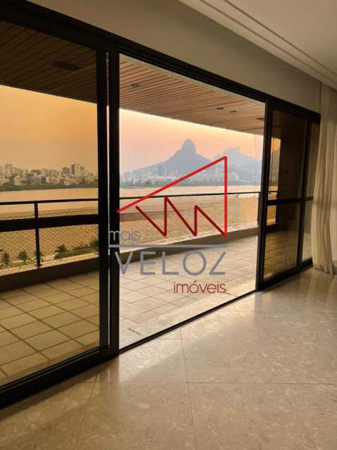 Apartamento à venda com 4 quartos, 374m² - Foto 2