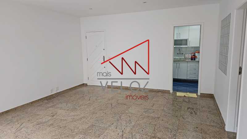 Apartamento à venda com 3 quartos, 115m² - Foto 4