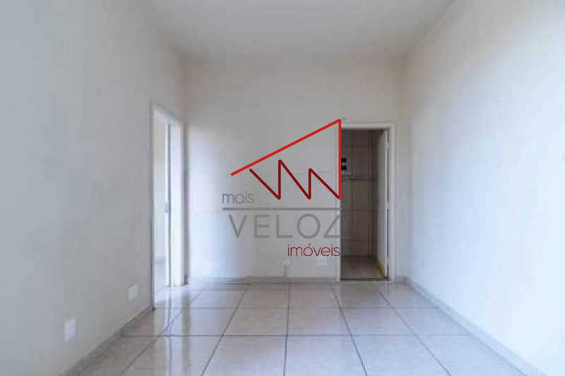 Apartamento à venda com 1 quarto, 40m² - Foto 2