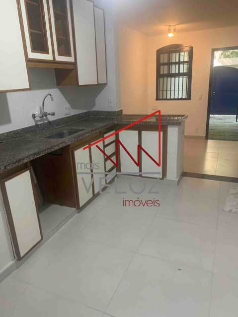 Casa à venda com 4 quartos, 280m² - Foto 12