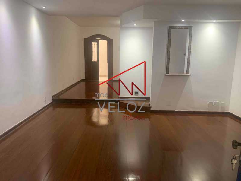 Casa à venda com 4 quartos, 280m² - Foto 1