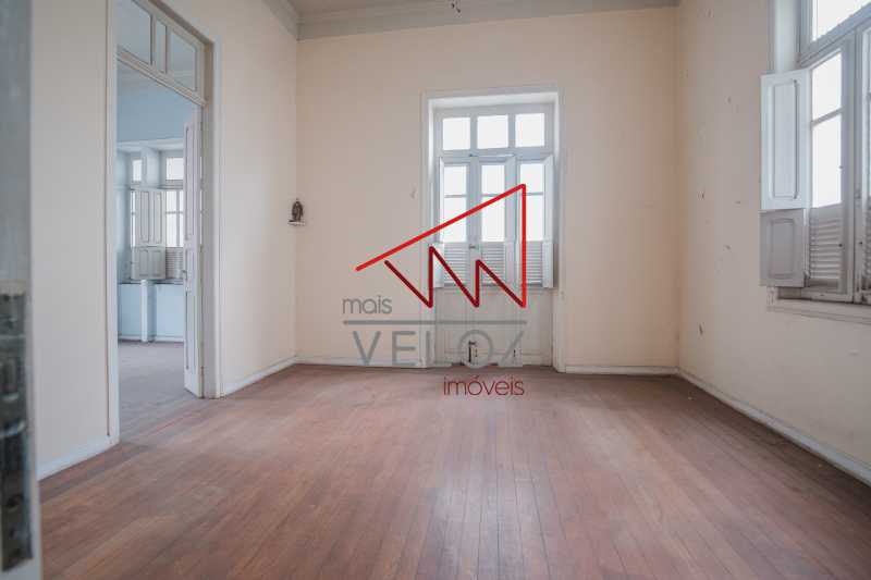 Casa à venda com 4 quartos, 610m² - Foto 14