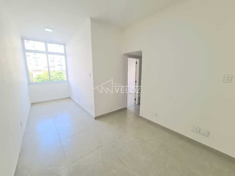 Apartamento à venda com 1 quarto, 50m² - Foto 1