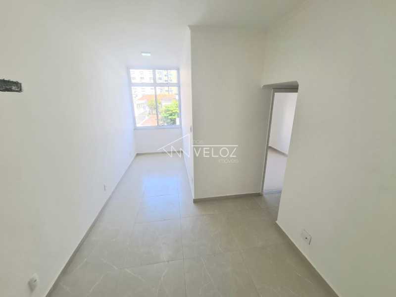 Apartamento à venda com 1 quarto, 50m² - Foto 2