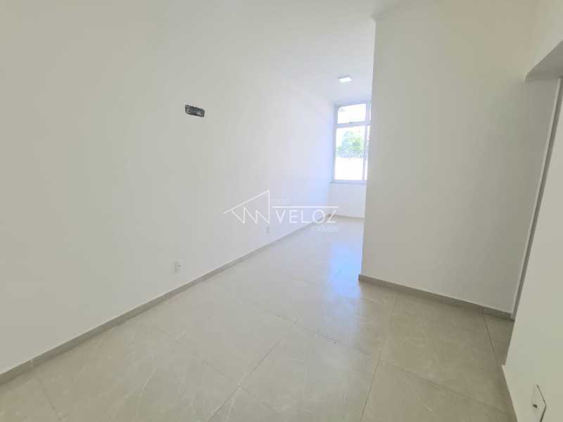 Apartamento à venda com 1 quarto, 50m² - Foto 3