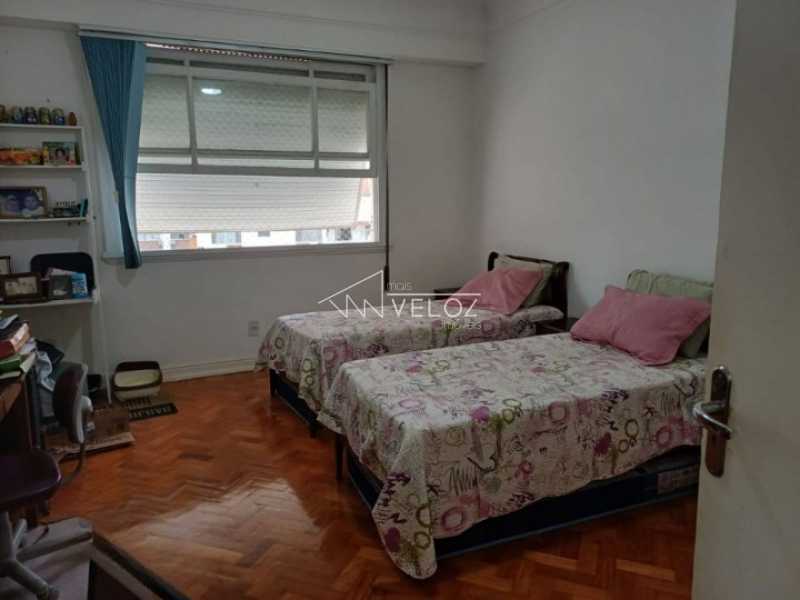 Apartamento à venda com 4 quartos, 202m² - Foto 9