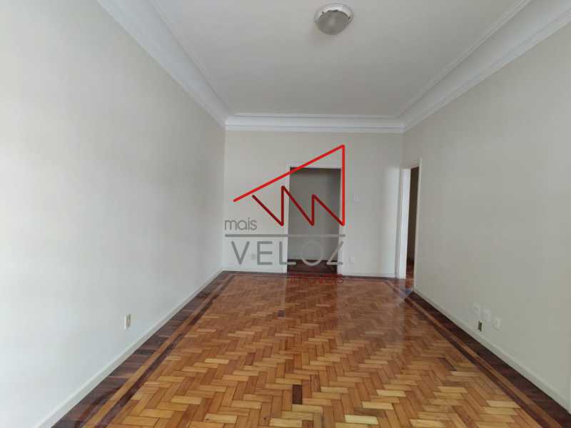 Apartamento à venda com 3 quartos, 140m² - Foto 4