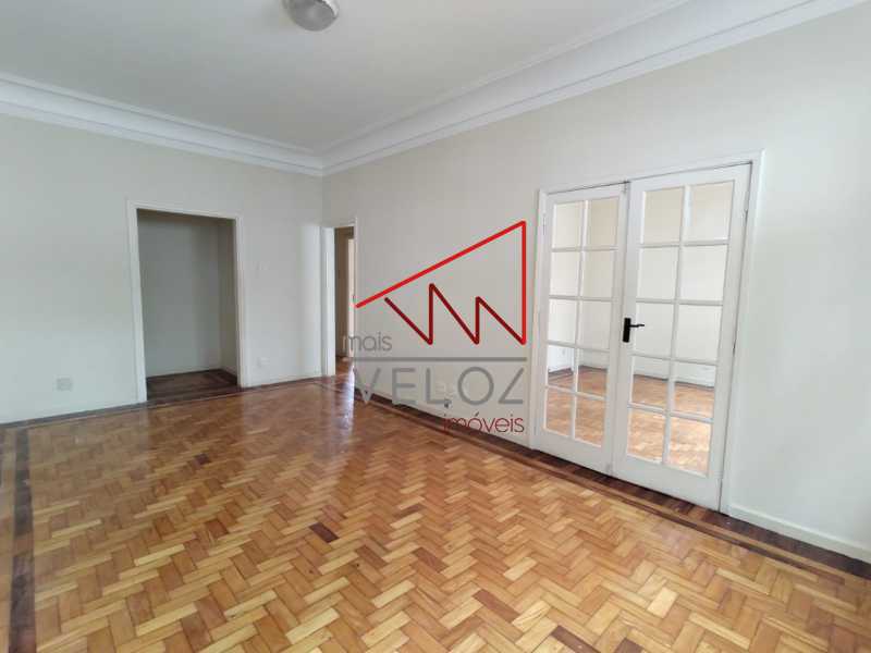 Apartamento à venda com 3 quartos, 140m² - Foto 2