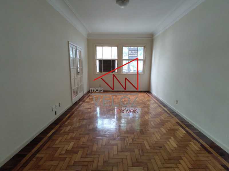 Apartamento à venda com 3 quartos, 140m² - Foto 3