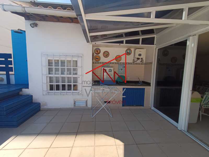 Apartamento à venda com 4 quartos, 233m² - Foto 2