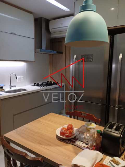 Apartamento à venda com 4 quartos, 233m² - Foto 7