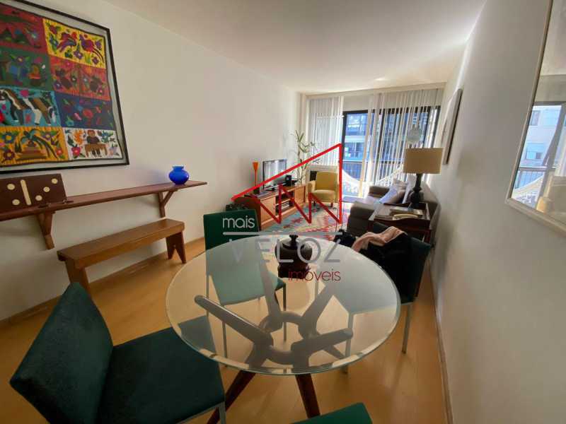 Apartamento à venda com 2 quartos, 77m² - Foto 1