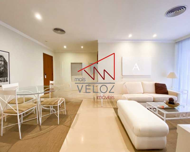 Apartamento à venda com 2 quartos, 100m² - Foto 2