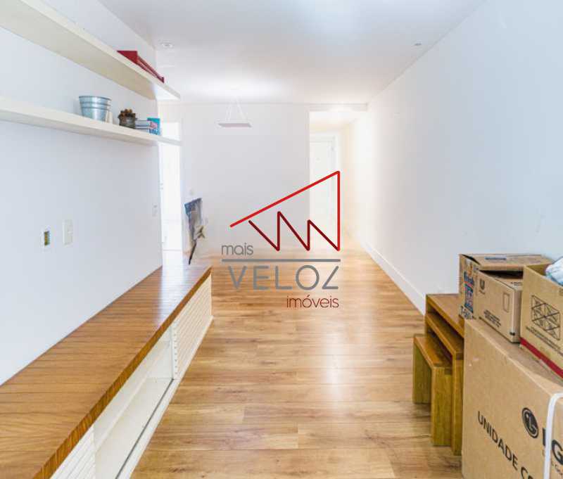 Apartamento à venda com 2 quartos, 83m² - Foto 2